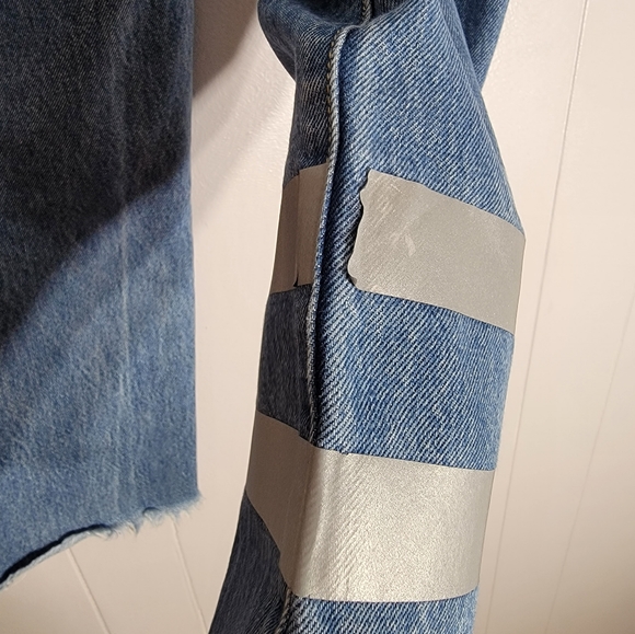 4 for $20 Carmar High Waist Cropped Raw Hem Reflective Strip Jeans Size 26 - Picture 5 of 8